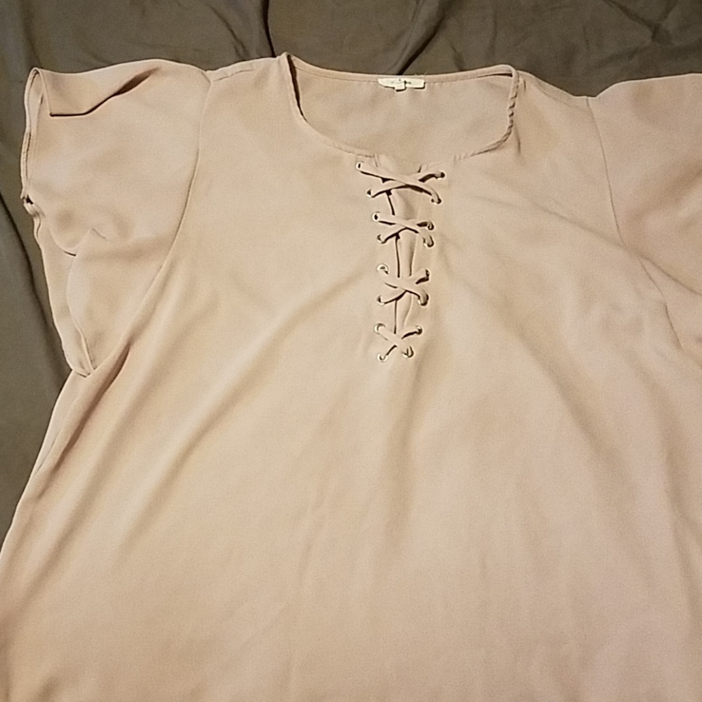 Maurice's size 2 short sleeve blouse